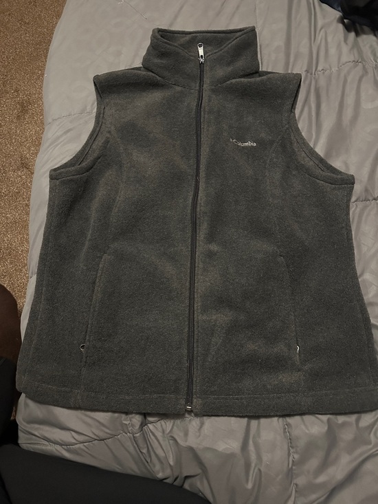 Columbia Jackets & Blazers - Columbia women's Charcoal Gray Fleece Vest - Full Zip size XL